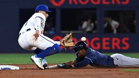 Kirk’s three-run homer powers Blue Jays past Rays