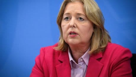 Nach Grünen-Angebot - SPD-Chefin offen für AfD-Verbot