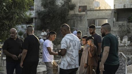 «Même si je suis en sécurité ici, j’aimerais être là-bas» : les Gazaouis réfugiés en Cisjordanie rêvent de revenir chez eux