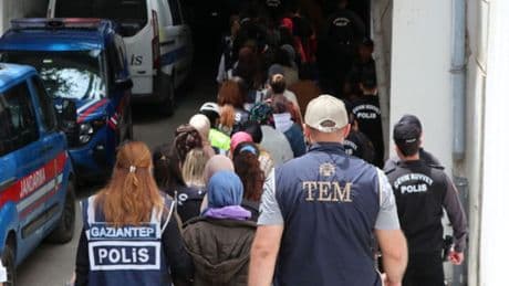47 ilde FETÖ operasyonu: 77 tutuklama