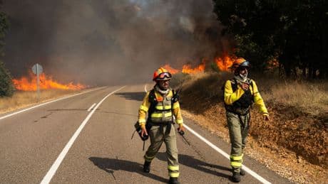 Así puedes evitar los problemas de salud que provoca el humo de los incendios forestales
