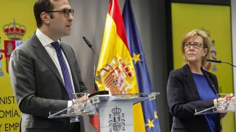 La Comisión Europea, dispuesta a llevar al Gobierno al Tribunal de la UE si frena arbitrariamente la OPA de BBVA sobre Sabadell