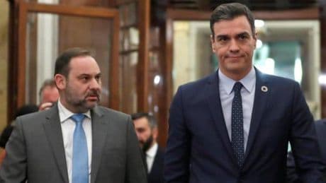 La falsa coartada de Ábalos: hay wasaps escritos tras la mudanza en la que Koldo se quedó con los discos que luego incautó la UCO