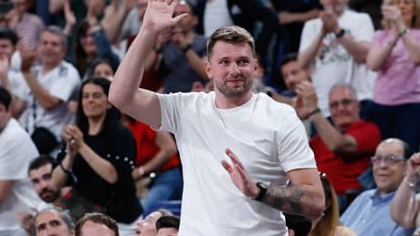 El gigante que estrenan los Lakers habla del nuevo cuerpo de Doncic: "Está superdefinido"