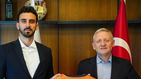 Başakşehir, iç transferde imzayı attırdı