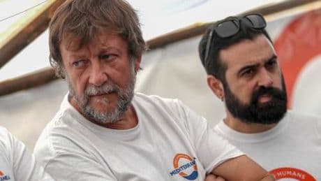 Il "metodo Prevost" cancella Casarini. "Stop agli amici laici di Papa Bergoglio"