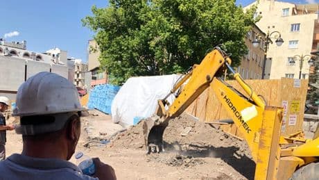 Doğalgaz borusu delindi, vatandaşlar büyük korku yaşadı