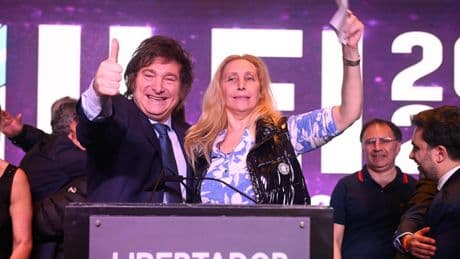El riesgo país de Argentina se dispara hasta 829 puntos por el escándalo de corrupción que afecta a Milei