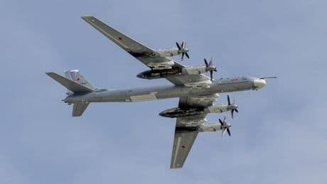 Russland stationiert schwere Atombomber näher an Europa