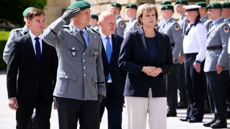 Parlament: Bundeswehr-Gelöbnis vor Berliner Abgeordnetenhaus