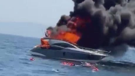 Kınalıada açıklarında teknede yangın: 16 yolcu denize atlayarak kurtuldu