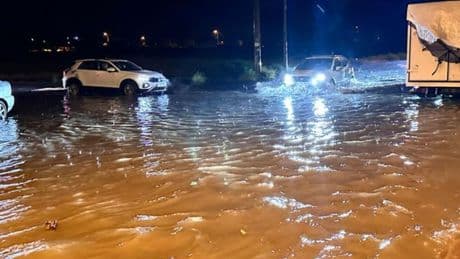Hatay'da sağanak ve dolu etkili oldu