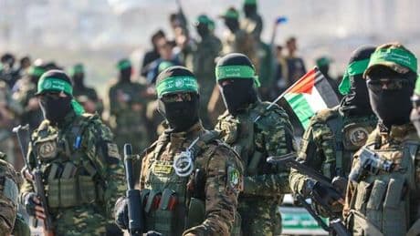 Avvisi in codice e buste sigillate, così Hamas paga gli stipendi