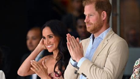 Meghan deelt filmpje van surfende prins Harry