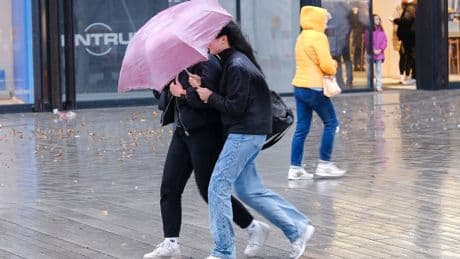 Wetter Düsseldorf: Wetterdienst warnt für Montag vor heftigen Sturmböen