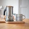 Morgenritual: Kaffeetrinker nach der ersten Tasse morgens besser gelaunt
