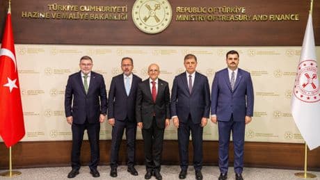 CHP’li Cemil Tugay AKP’li isimlerle birlikte Şimşek’i ziyaret etti