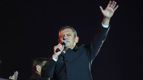 Özgür Özel'den ertelenen kurultay davası sonrası ilk açıklama: Mücadele azmimizi kırmaya yönelik siyasi bir operasyon!