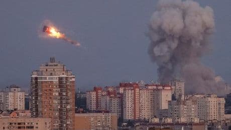 L’offensive russe en Ukraine risque de continuer à l’automne, “sans pause ni transition”