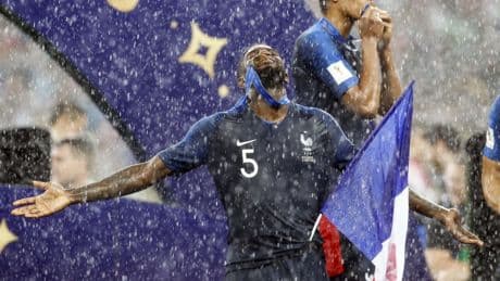 Foot : le champion du monde 2018 Samuel Umtiti vers la retraite