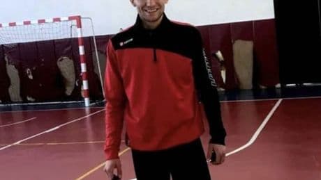 Arkadaşına kartını verdi, başına gelmeyen kalmadı!