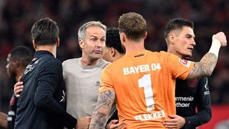 Bundesliga: Sieg mit neun Mann: Bayer-Coach Hjulmand lobt "Charakter"