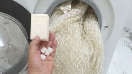 Tülleriniz kar beyazı çıkacak! Komşular sırrını arayacak: Makinaya 1 kaşık eklemek yeterli