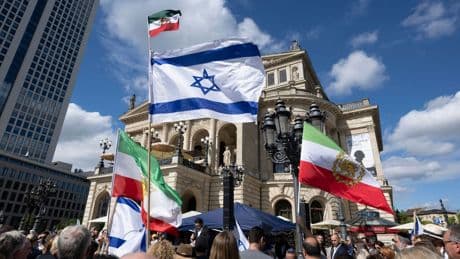 Proteste: Mehrere hundert Teilnehmer bei Demo gegen Antisemitismus