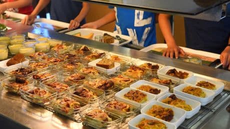 Eaux aromatisées, fruits et protéines: chez Sodexo et Elior on adapte les recettes aux canicules