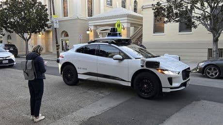 Robotaxis: une réalité aux États-Unis et en Chine, bientôt en Europe?