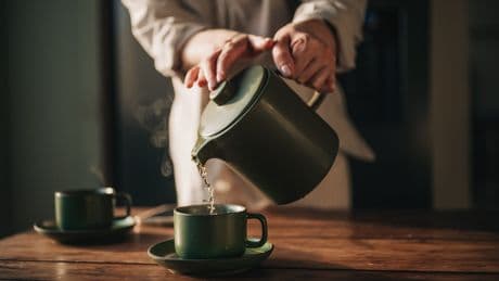 Stoffwechsel-Booster: Deshalb sollten Sie morgens warmes Wasser trinken