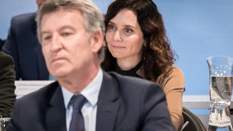 Feijóo elige a la imputada 'número tres' de Ayuso como vocal de la comisión organizadora del congreso del PP