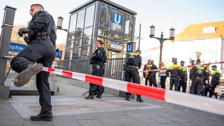Syrer (43) ersticht Deutschen (29) in U-Bahnhof - Um 6.30 Uhr wurde der Killer für tot erklärt
