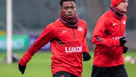 Veroordeelde voetballer Quincy Promes aangehouden in zijn woning in Dubai