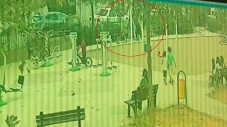 Bursa'da parkta oynayan küçük çocuk, yorgun merminin hedefi oldu