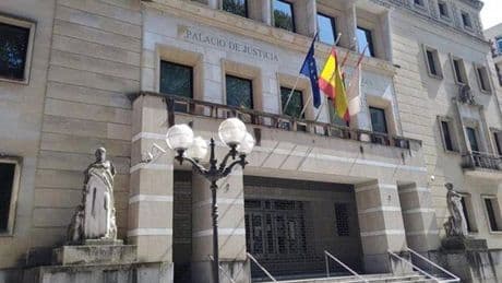 Tres años de máximo en un psiquiátrico para un hombre por robar el móvil a un menor durante una Aste Nagusia