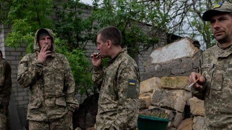 En direct, guerre en Ukraine : le cessez-le-feu russe de trois jours prend fin