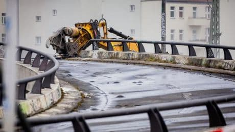 Infrastruktur in Deutschland: Schnieder: Bis 2032 sollen marode Brücken saniert sein