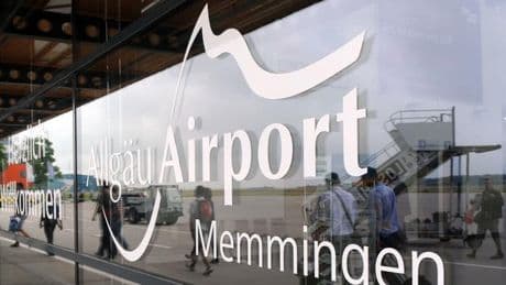 Turbulenzen: Polizei: Notlandung auf Flughafen Memmingen - Verletzte
