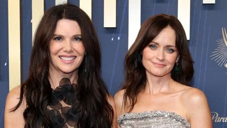Gilmore Girls fans overjoyed as lead stars reunite at Emmys