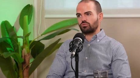 Álex Yáñez, nutricionista: "Cinco gramos en ayunas durante cinco años disminuyen el efecto de pérdida de conexiones neuronales"