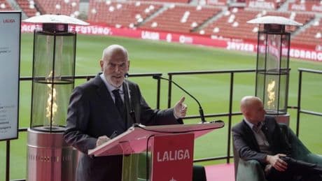 Javier Tebas: "Me alegro de que Xabi Alonso vuelva al fútbol español y a su club"