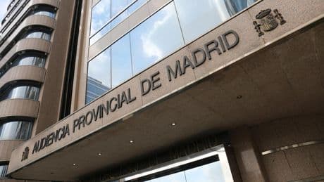 Absuelta una anciana acusada de insultar y amenazar a sus vecinos gais durante cinco años