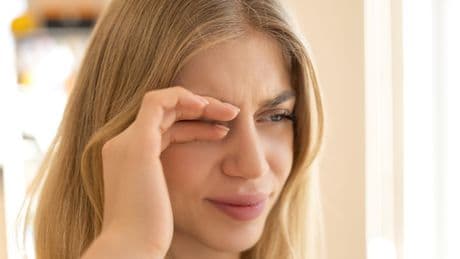 Tanzende Flocken vor den Augen: Das steckt hinter dem Phänomen