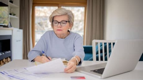Pflegeversicherung vor dem Kollaps: Wirtschaftsweise Schnitzer mahnt Boomer