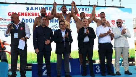 Türkiye Yağlı Güreş Ligi'nin Şahinbey etabını Feyzullah Aktürk kazandı