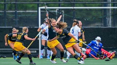 Hockeysters Den Bosch opnieuw landskampioen na zinderende shoot-outs tegen SCHC