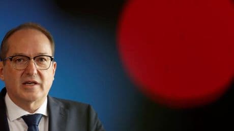 „Nationales Recht“ – Dobrindt verteidigt Zurückweisungen an deutschen Grenzen