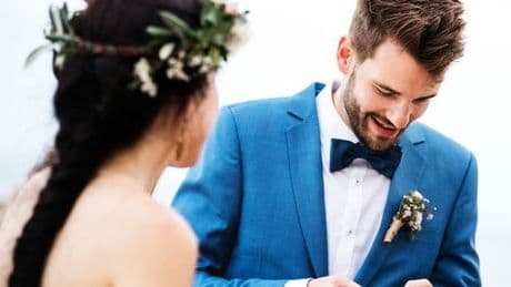 Woman's marriage lasts just one hour after husband's unthinkable first act
