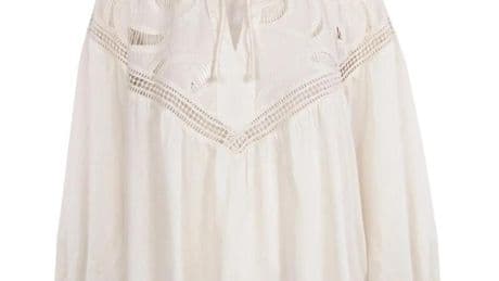 De la camiseta blanca a los vaqueros rectos: los básicos imprescindibles que puedes conseguir antes de que terminen las rebajas